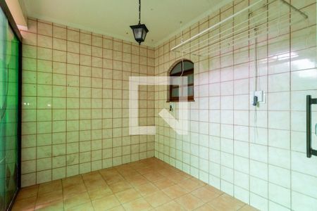 Casa à venda com 300m², 4 quartos e 3 vagas Casa à venda com 300m², 4 quartos e 3 vagasÁrea de Serviço