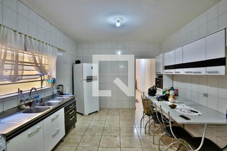 Casa à venda com 150m², 3 quartos e 2 vagas Casa à venda com 150m², 3 quartos e 2 vagasCozinha