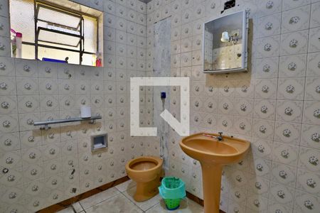 Casa à venda com 150m², 3 quartos e 2 vagas Casa à venda com 150m², 3 quartos e 2 vagasBanheiro 2