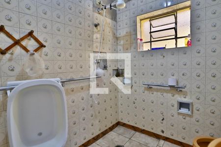 Casa à venda com 150m², 3 quartos e 2 vagas Casa à venda com 150m², 3 quartos e 2 vagasBanheiro 2