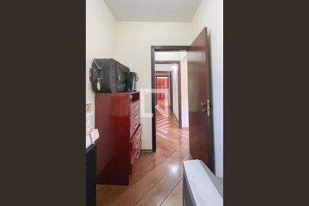 Casa à venda com 375m², 5 quartos e 5 vagas Casa à venda com 375m², 5 quartos e 5 vagasCloset - Suíte 1