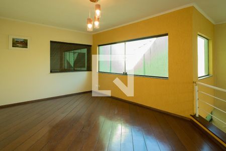 Casa à venda com 375m², 5 quartos e 5 vagas Casa à venda com 375m², 5 quartos e 5 vagasSala de TV