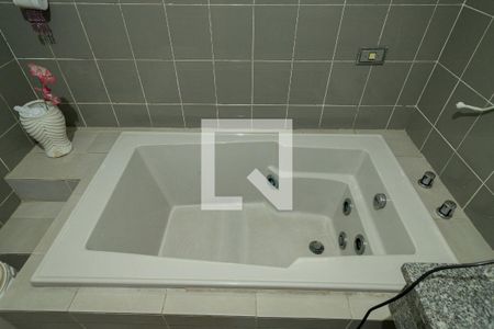 Casa à venda com 375m², 5 quartos e 5 vagas Casa à venda com 375m², 5 quartos e 5 vagasBanheiro - Suíte 1