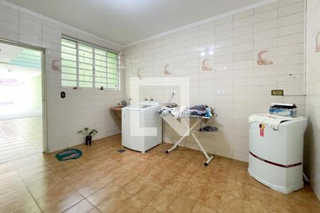 Casa à venda com 375m², 5 quartos e 5 vagas Casa à venda com 375m², 5 quartos e 5 vagasÁrea de Serviço