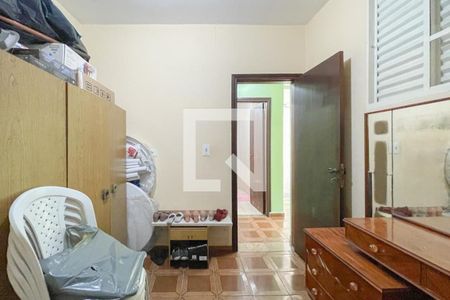 Casa à venda com 375m², 5 quartos e 5 vagas Casa à venda com 375m², 5 quartos e 5 vagasQuarto de Serviço