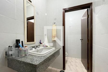 Casa à venda com 375m², 5 quartos e 5 vagas Casa à venda com 375m², 5 quartos e 5 vagasLavabo