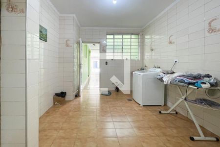 Casa à venda com 375m², 5 quartos e 5 vagas Casa à venda com 375m², 5 quartos e 5 vagasÁrea de Serviço