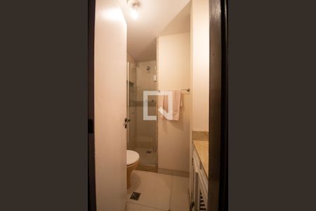 Apartamento para alugar com 110m², 3 quartos e sem vaga Apartamento para alugar com 110m², 3 quartos e sem vagaBanheiro social