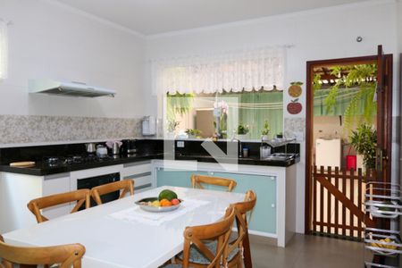 Casa à venda com 177m², 3 quartos e 2 vagasCozinha