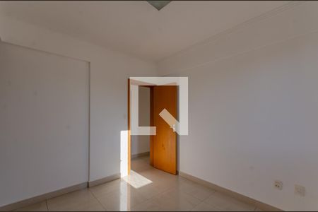Apartamento à venda com 128m², 4 quartos e 2 vagas Apartamento à venda com 128m², 4 quartos e 2 vagasSuíte 2