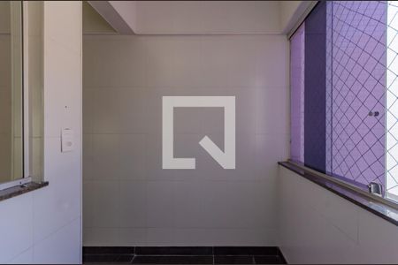 Apartamento à venda com 128m², 4 quartos e 2 vagas Apartamento à venda com 128m², 4 quartos e 2 vagasÁrea de Serviço