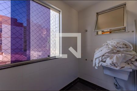 Apartamento à venda com 128m², 4 quartos e 2 vagas Apartamento à venda com 128m², 4 quartos e 2 vagasÁrea de Serviço