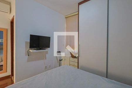 Apartamento à venda com 148m², 3 quartos e 2 vagas Apartamento à venda com 148m², 3 quartos e 2 vagasSuíte