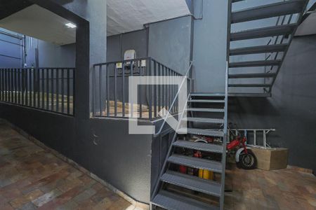 Casa à venda com 440m², 8 quartos e 3 vagasEscada
