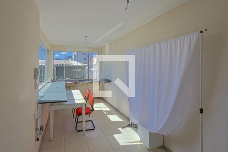 Casa à venda com 440m², 8 quartos e 3 vagasÁrea de Serviço