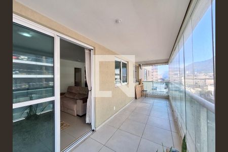 Apartamento à venda com 90m², 2 quartos e 1 vaga Apartamento à venda com 90m², 2 quartos e 1 vagaVaranda Sala