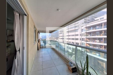 Apartamento à venda com 90m², 2 quartos e 1 vaga Apartamento à venda com 90m², 2 quartos e 1 vagaVaranda Sala