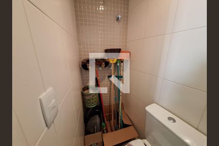 Apartamento à venda com 90m², 2 quartos e 1 vaga Apartamento à venda com 90m², 2 quartos e 1 vagaBanheiro social