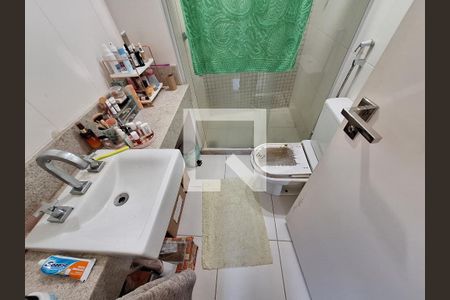 Apartamento à venda com 90m², 2 quartos e 1 vaga Apartamento à venda com 90m², 2 quartos e 1 vagaBanheiro da suíte 1