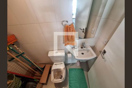 Apartamento à venda com 90m², 2 quartos e 1 vaga Apartamento à venda com 90m², 2 quartos e 1 vagaBanheiro social