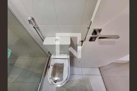 Apartamento à venda com 90m², 2 quartos e 1 vaga Apartamento à venda com 90m², 2 quartos e 1 vagaBanheiro da suíte 1