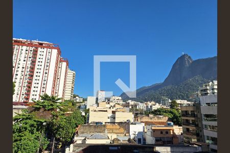 Apartamento à venda com 90m², 2 quartos e 1 vaga Apartamento à venda com 90m², 2 quartos e 1 vagaVista da suíte 1