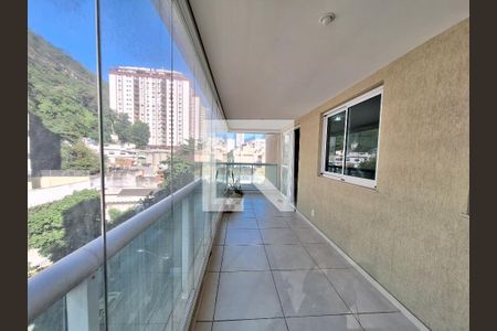 Apartamento à venda com 90m², 2 quartos e 1 vaga Apartamento à venda com 90m², 2 quartos e 1 vagaVaranda Sala
