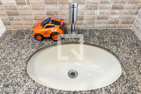 Apartamento à venda com 80m², 3 quartos e 1 vaga Apartamento à venda com 80m², 3 quartos e 1 vagaBanheiro 2