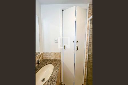 Apartamento à venda com 80m², 3 quartos e 1 vaga Apartamento à venda com 80m², 3 quartos e 1 vagaBanheiro 2