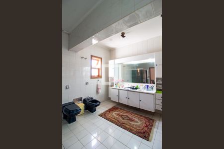 Casa à venda com 430m², 4 quartos e 4 vagas Casa à venda com 430m², 4 quartos e 4 vagasBanheiro da Suíte Master