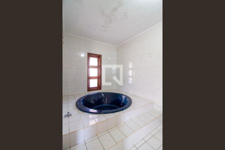 Casa à venda com 430m², 4 quartos e 4 vagas Casa à venda com 430m², 4 quartos e 4 vagasBanheiro da Suíte Master