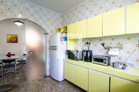 Casa à venda com 430m², 4 quartos e 4 vagas Casa à venda com 430m², 4 quartos e 4 vagasCozinha