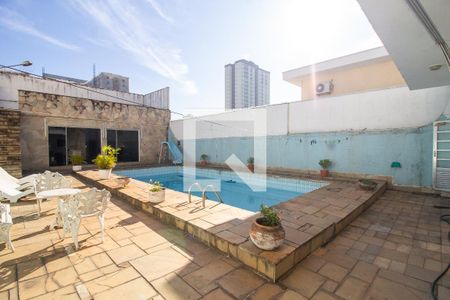 Casa à venda com 430m², 4 quartos e 4 vagas Casa à venda com 430m², 4 quartos e 4 vagasQuintal