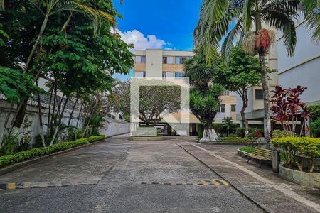 Apartamento à venda com 90m², 3 quartos e 1 vaga Apartamento à venda com 90m², 3 quartos e 1 vagaFachada