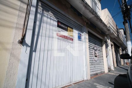 Casa à venda com 144m², 5 quartos e 2 vagas Casa à venda com 144m², 5 quartos e 2 vagasPlaquinha