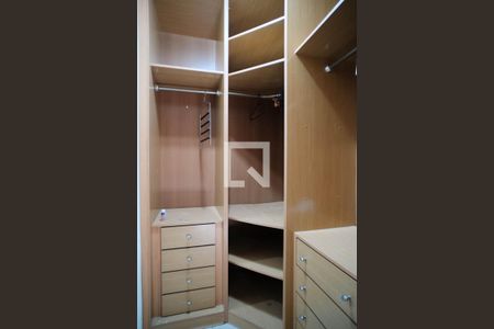 Casa à venda com 144m², 5 quartos e 2 vagas Casa à venda com 144m², 5 quartos e 2 vagasQuarto