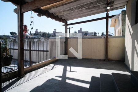 Casa à venda com 144m², 5 quartos e 2 vagas Casa à venda com 144m², 5 quartos e 2 vagasVaranda