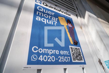 Casa à venda com 144m², 5 quartos e 2 vagas Casa à venda com 144m², 5 quartos e 2 vagasPlaquinha