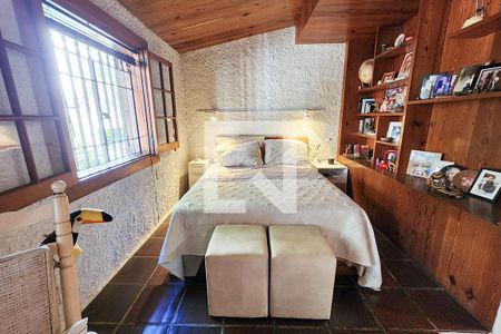 Casa à venda com 302m², 4 quartos e 1 vagaSuíte