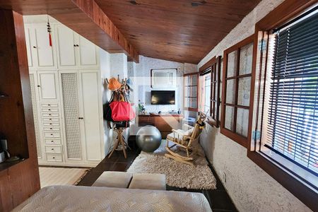 Casa à venda com 302m², 4 quartos e 1 vagaSuíte