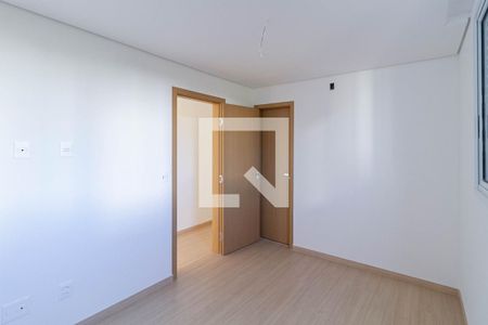 Apartamento à venda com 260m², 4 quartos e 4 vagas Apartamento à venda com 260m², 4 quartos e 4 vagasSuíte 2