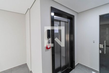 Apartamento à venda com 260m², 4 quartos e 4 vagas Apartamento à venda com 260m², 4 quartos e 4 vagasHall de entrada