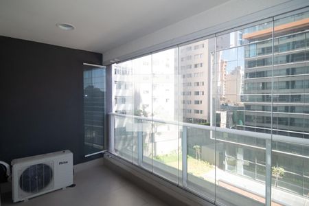 Apartamento à venda com 33m², 1 quarto e 1 vaga Apartamento à venda com 33m², 1 quarto e 1 vagaVaranda
