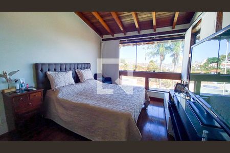 Casa à venda com 700m², 4 quartos e 4 vagas Casa à venda com 700m², 4 quartos e 4 vagasQuarto 1