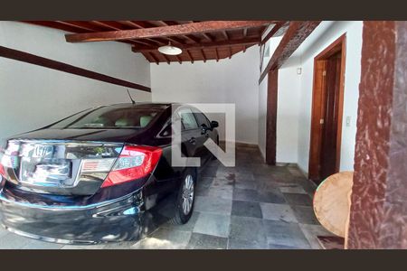 Casa à venda com 700m², 4 quartos e 4 vagas Casa à venda com 700m², 4 quartos e 4 vagasÁrea Externa