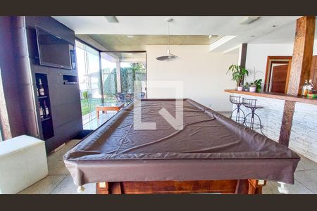 Casa à venda com 700m², 4 quartos e 4 vagas Casa à venda com 700m², 4 quartos e 4 vagasÁrea de lazer