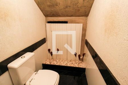 Casa à venda com 700m², 4 quartos e 4 vagas Casa à venda com 700m², 4 quartos e 4 vagasLavabo 2