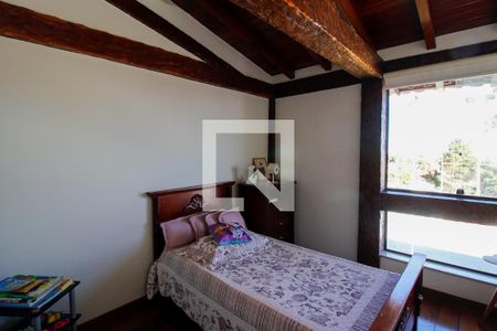 Casa à venda com 700m², 4 quartos e 4 vagas Casa à venda com 700m², 4 quartos e 4 vagasQuarto 4