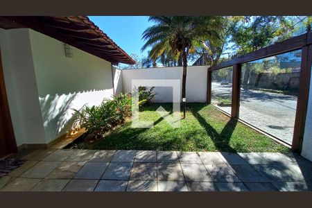 Casa à venda com 700m², 4 quartos e 4 vagas Casa à venda com 700m², 4 quartos e 4 vagasÁrea Externa