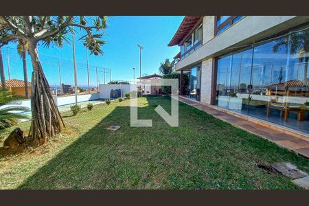 Casa à venda com 700m², 4 quartos e 4 vagas Casa à venda com 700m², 4 quartos e 4 vagasÁrea Externa